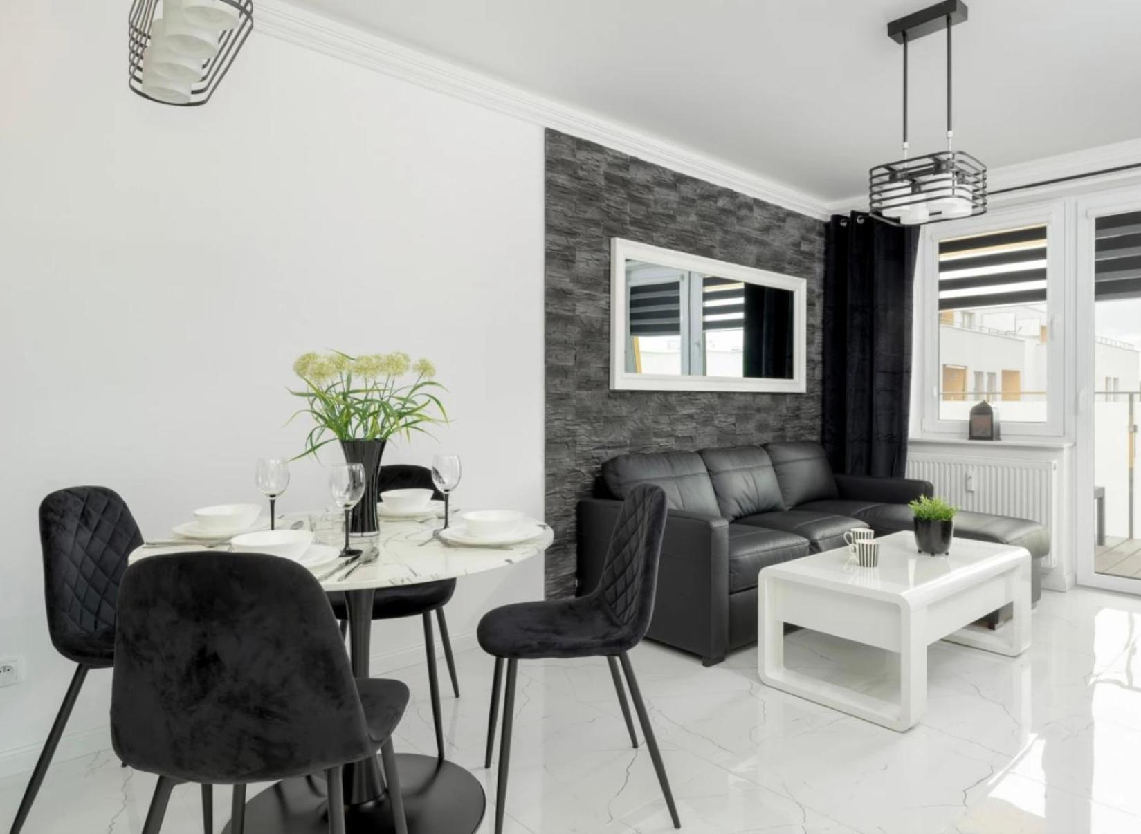 Apartment Black Miodowy Dom